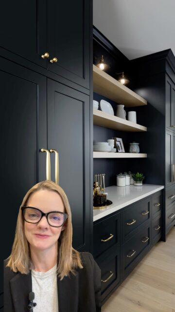 If you have to crawl halfway inside a cabinet to find a Tupperware lid we have failed 😂 Deep drawers let the contents come to YOU which is exactly why designers think so much about what goes inside those pretty cabinet fronts. Team DRAWERS or team doors?

@interiordesigncommunity #idcvideo #kitchendesign #cabinetry #interiordesigntips #mcnicolinteriordesigns