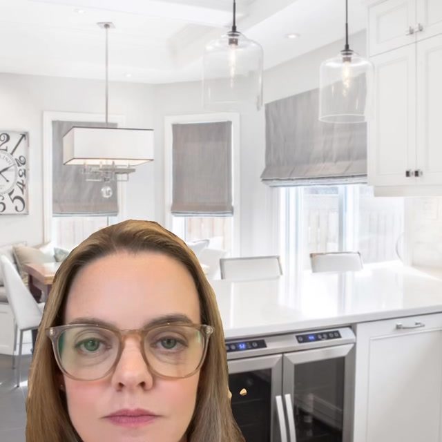 The FIFTH WALL deserves some attention too 👀 Paint, wallpaper, wood, beams, molding, plaster, paneling…or YES, sometimes white! I just want the ceiling to be part of the design decision instead of the surface everybody automatically forgets. Are you brave enough to put something on your ceiling?

@interiordesigncommunity #idcvideo #ceilingdesign #interiordesigntips #interiordesigner #mcnicolinteriordesigns